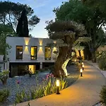 Superb Contemporary Near Montpellier *