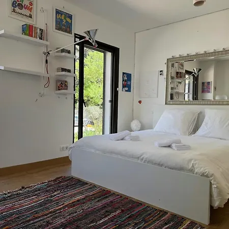 Semesterbostad Superb Contemporary Near Montpellier