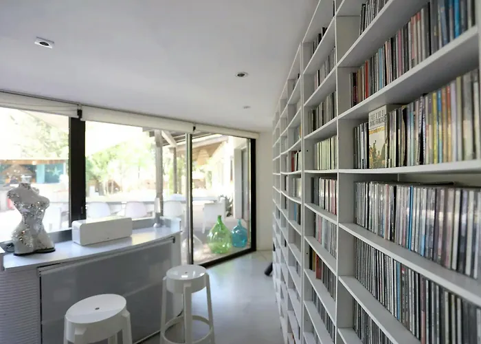 Сasa de vacaciones Superb Contemporary Near Montpellier