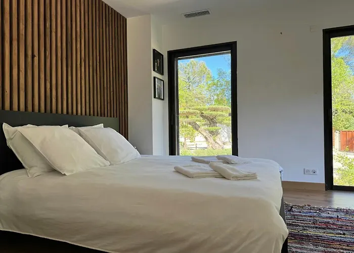 Superb Contemporary Near Montpellier *