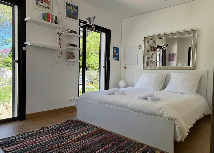 Сasa de vacaciones Superb Contemporary Near Montpellier