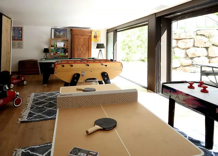 Superb Contemporary Near Montpellier *